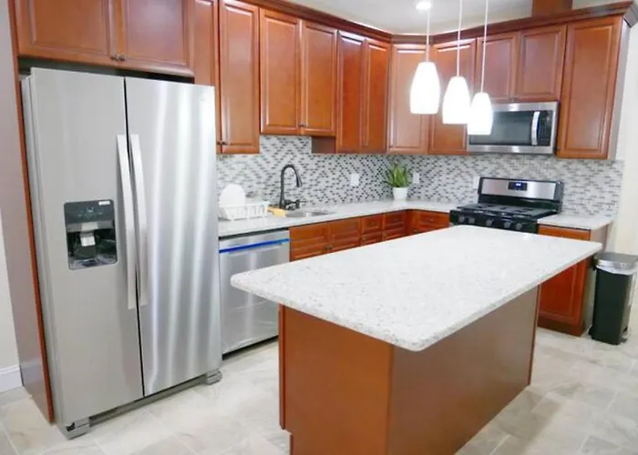 Newly Renovated Guest Rooms Near Transportation