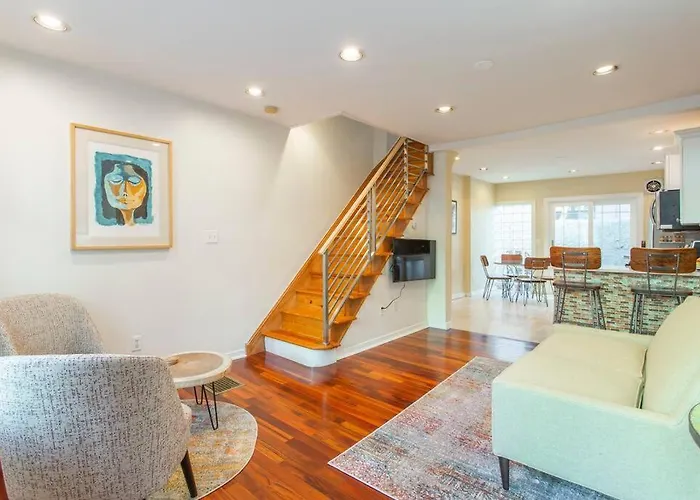 Walk Everywhere From Renovated 3Bd Bella Vista Gem