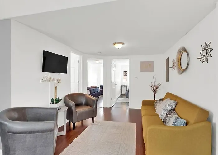 Open Flat By Park & Metro