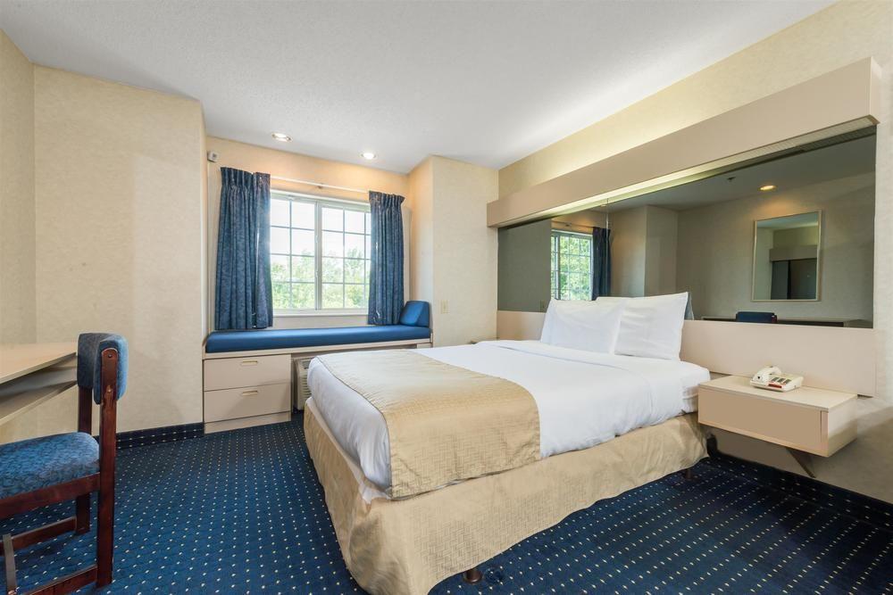 Microtel & By Wyndham Airport 2*