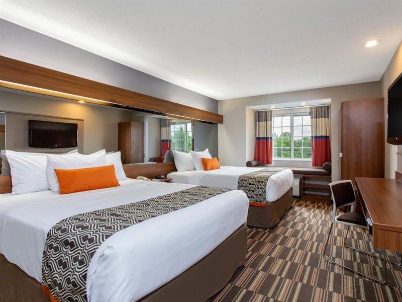 Hotel Microtel & By Wyndham Airport 2*