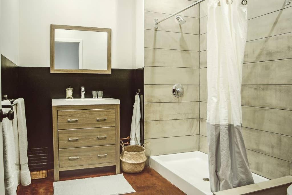 Apartment Rail Park Downtown Studio, Amazing Views, Contactless Check-in Philadelphia