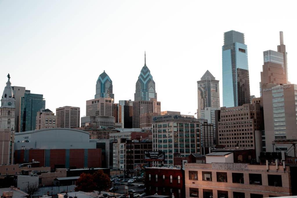 Rail Park Downtown Studio, Amazing Views, Contactless Check-in Apartment Philadelphia