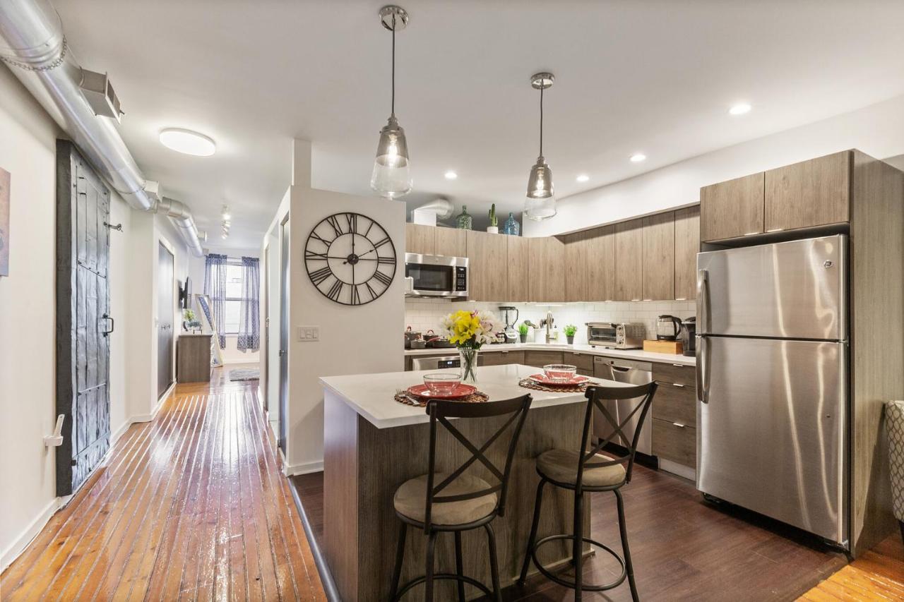 Apartment Luxury 1br Old City-king Bed Walk To Liberty Bell & Independence Mall - Free Parking! *