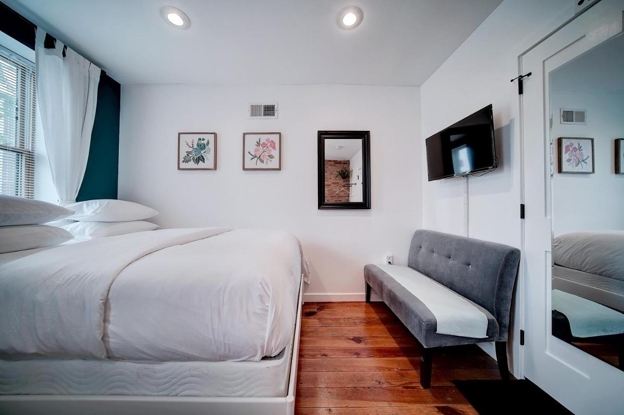 Artsy Hidden Gem -- Free Parking Homestay *