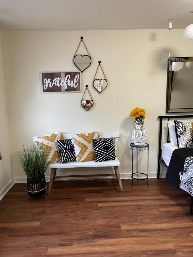 Apartment Memory Lane, University City, Free Street Parking, Zip Car Site