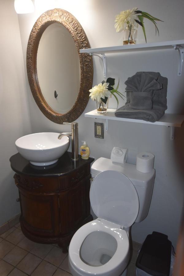 Tla - The Sunflower - Penn's Landing Apartment *