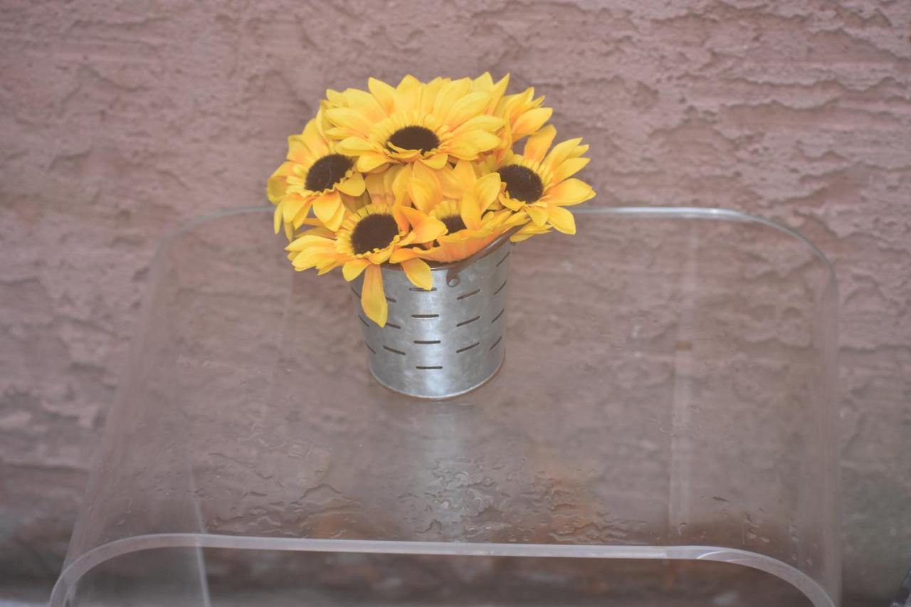 Apartment Tla - The Sunflower - Penn's Landing