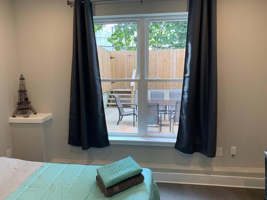 Modern 3 Bedroom 2 Ba With Patio * Philadelphia