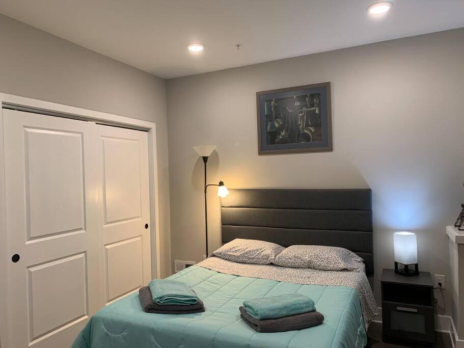 Modern 3 Bedroom 2 Ba With Patio Apartment *