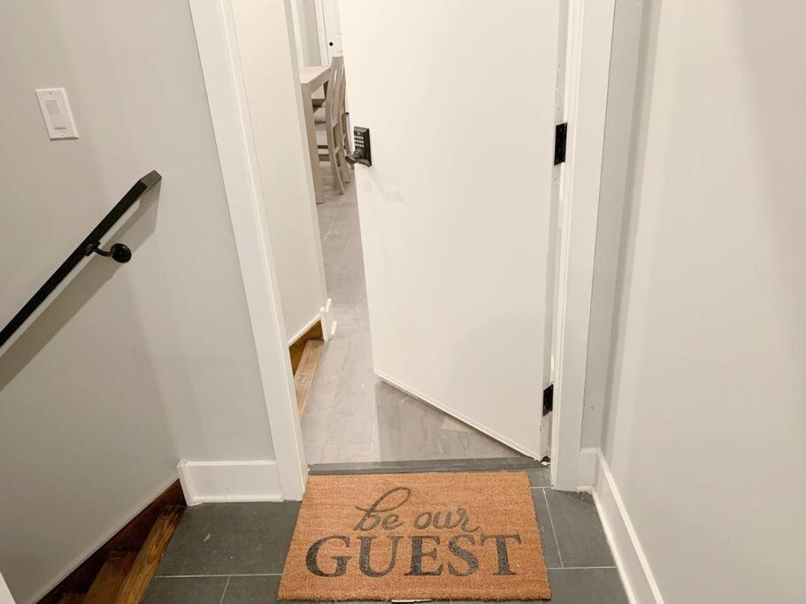 Modern 3 Bedroom 2 Ba With Patio Apartment *