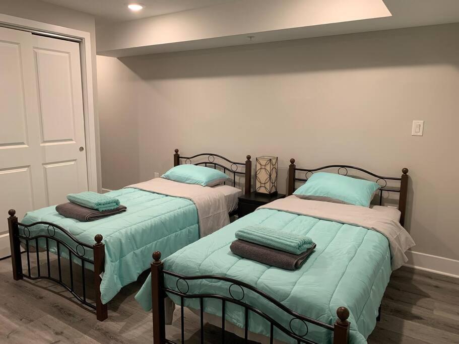 Modern 3 Bedroom 2 Ba With Patio Apartment *