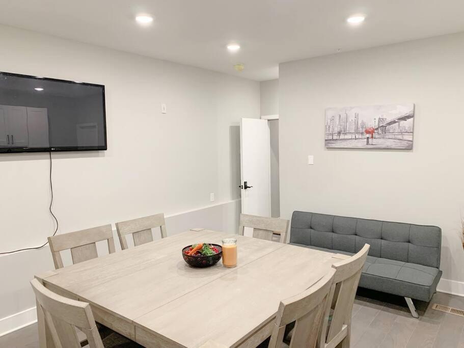 Modern 3 Bedroom 2 Ba With Patio
