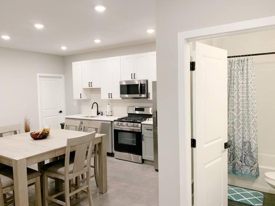 Apartment Modern 3 Bedroom 2 Ba With Patio Philadelphia