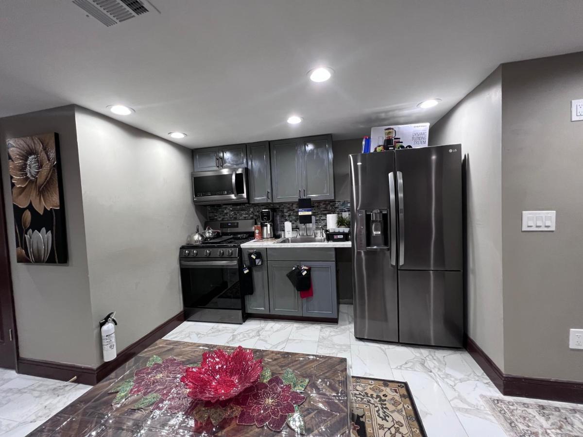 Luxury 1 Bedroom In *