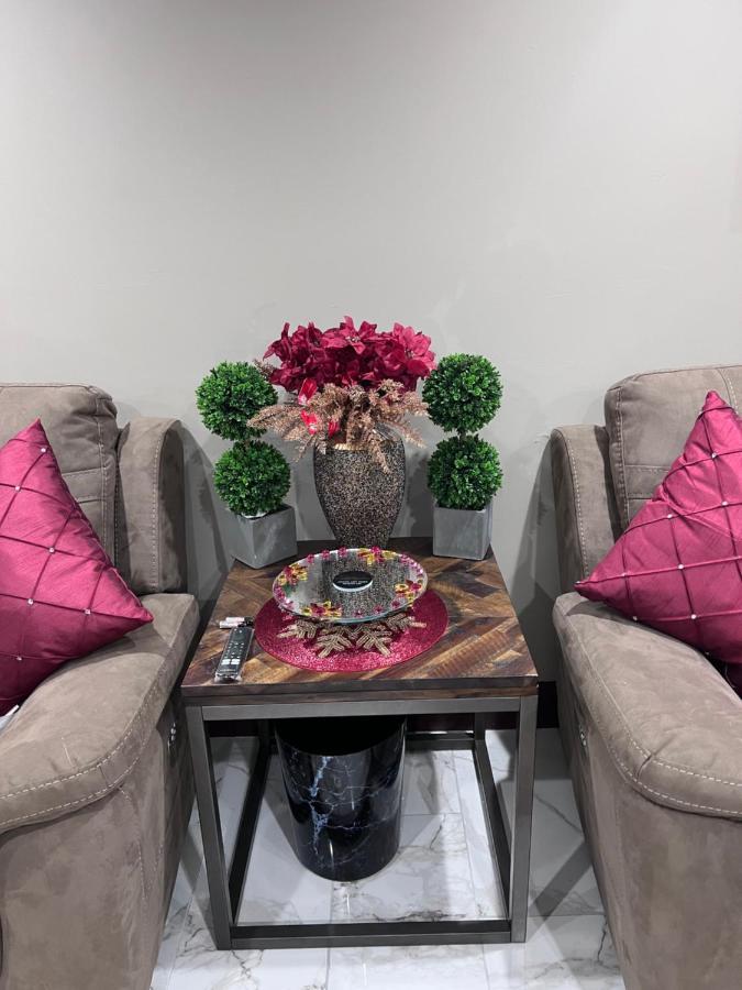 Luxury 1 Bedroom In *