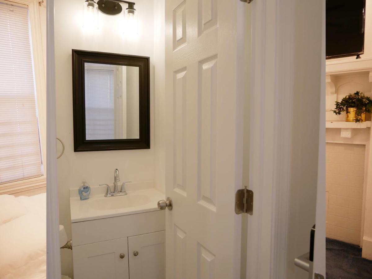 Oui On Ludlow - Entire House And Private In Apartment