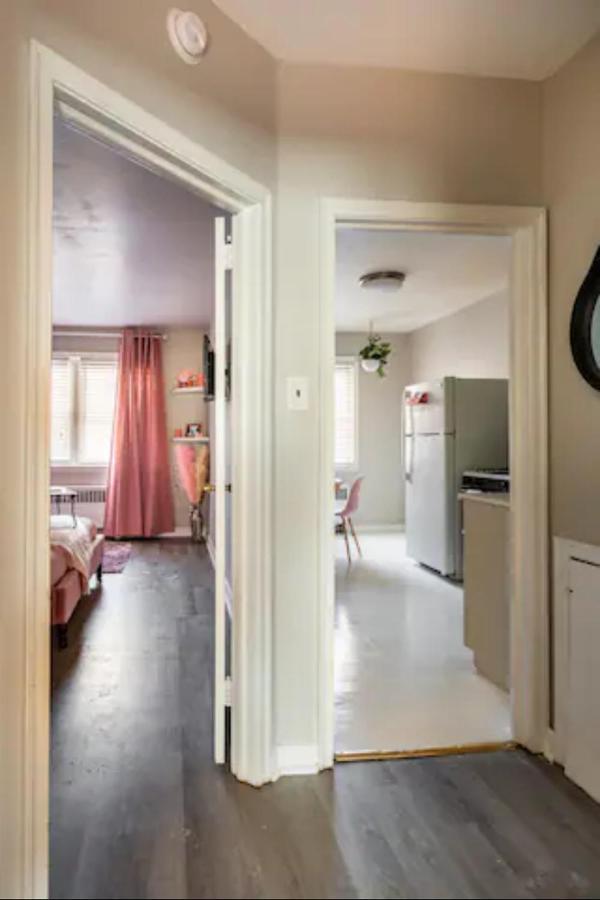 Apartment Pink Palace #2, 1-bedroom Full Apt, Free Parking *