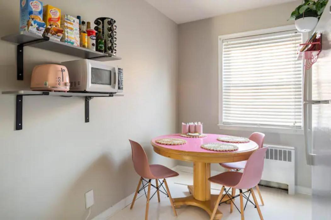 Pink Palace #2, 1-bedroom Full Apt, Free Parking Apartment Philadelphia