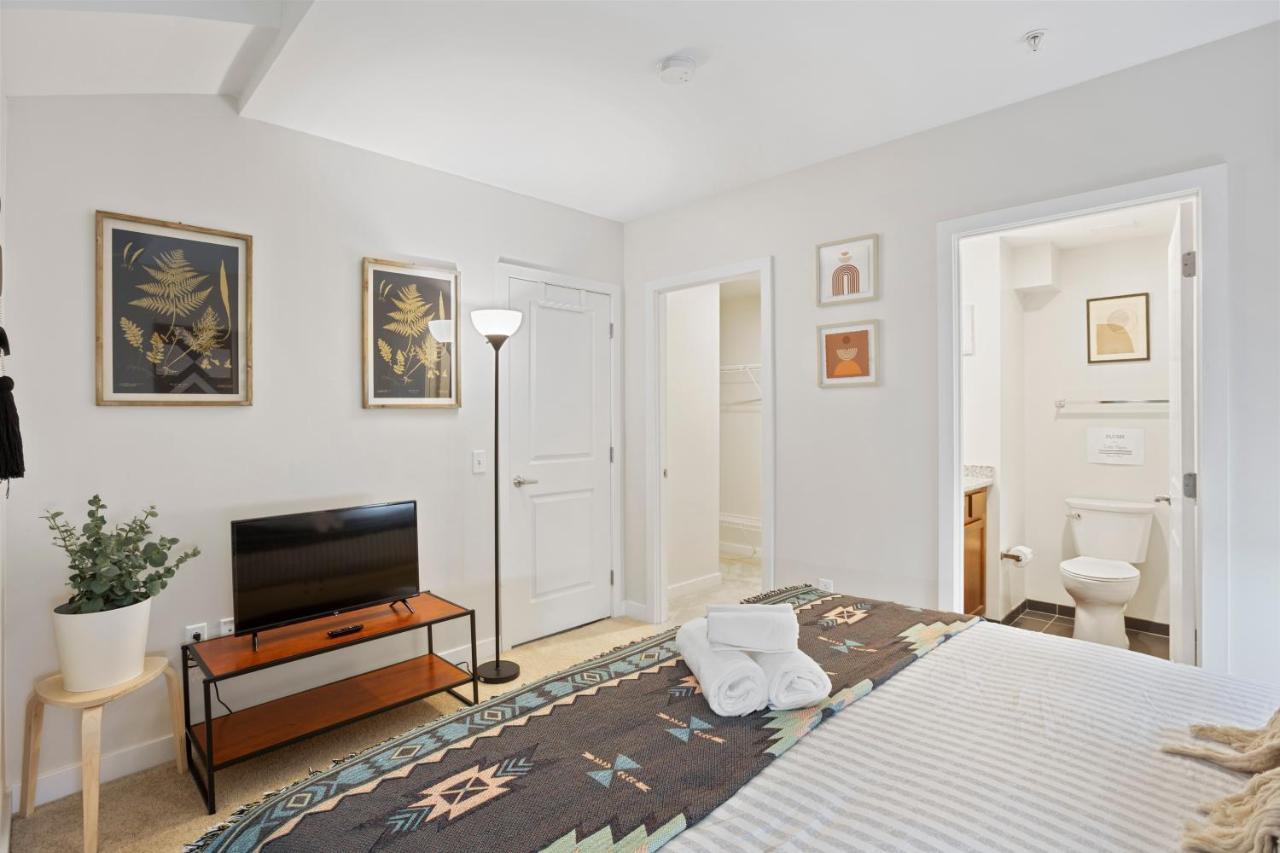 The Historic Divine Lorraine Aparthotel