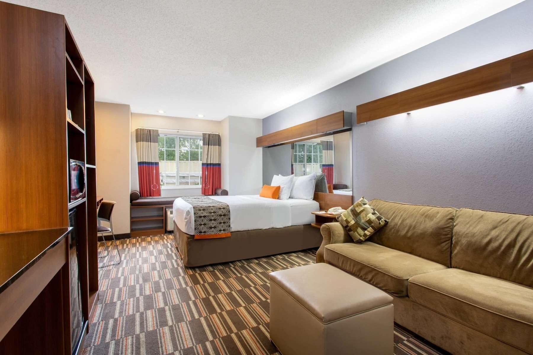 Microtel & By Wyndham Airport Hotel 2*