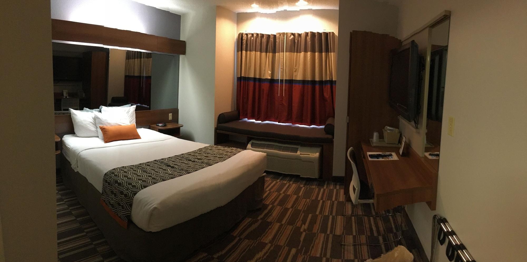 Microtel & By Wyndham Airport