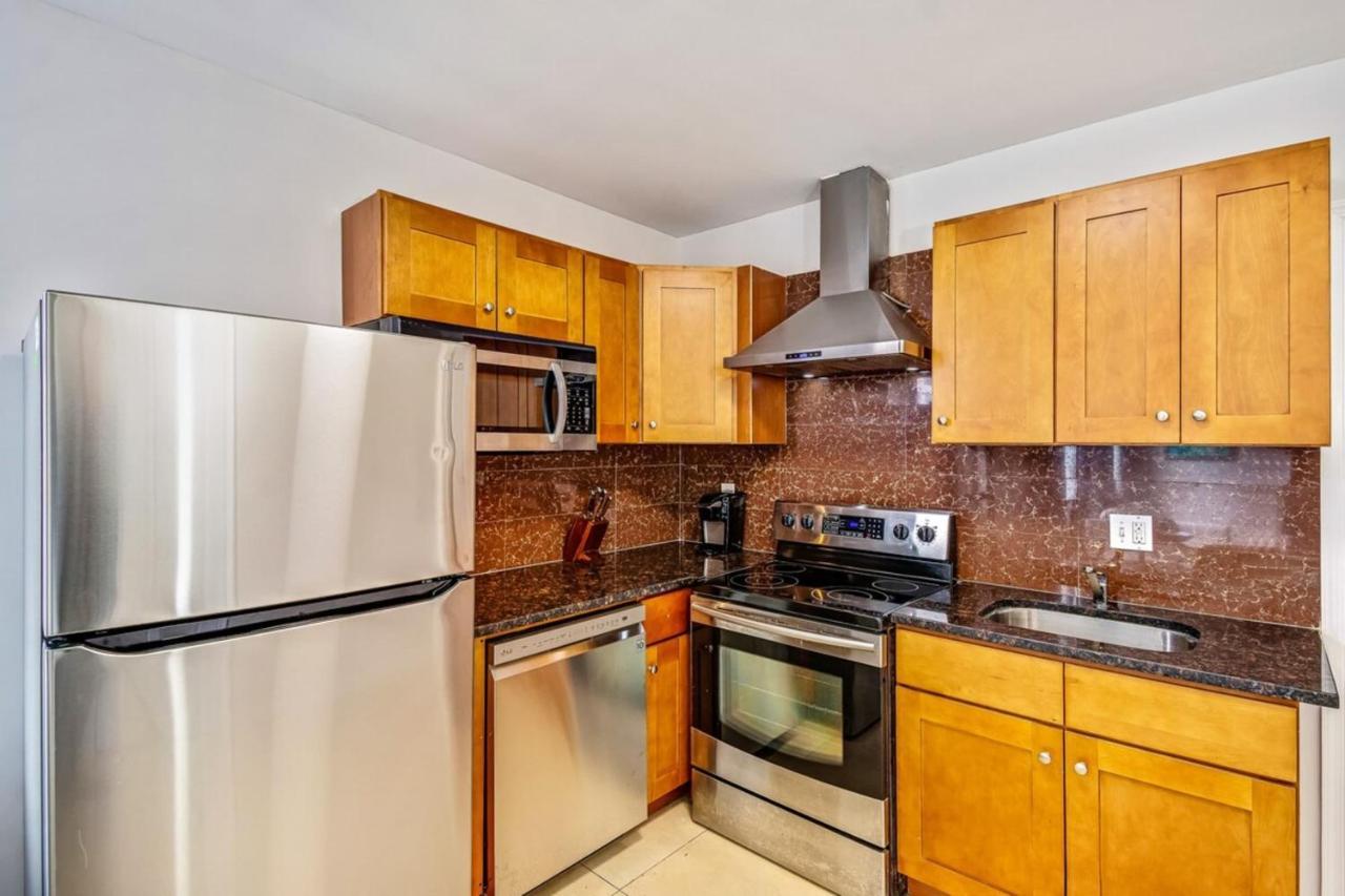 Apartment Stylish & Great Location Next To The Convention Center