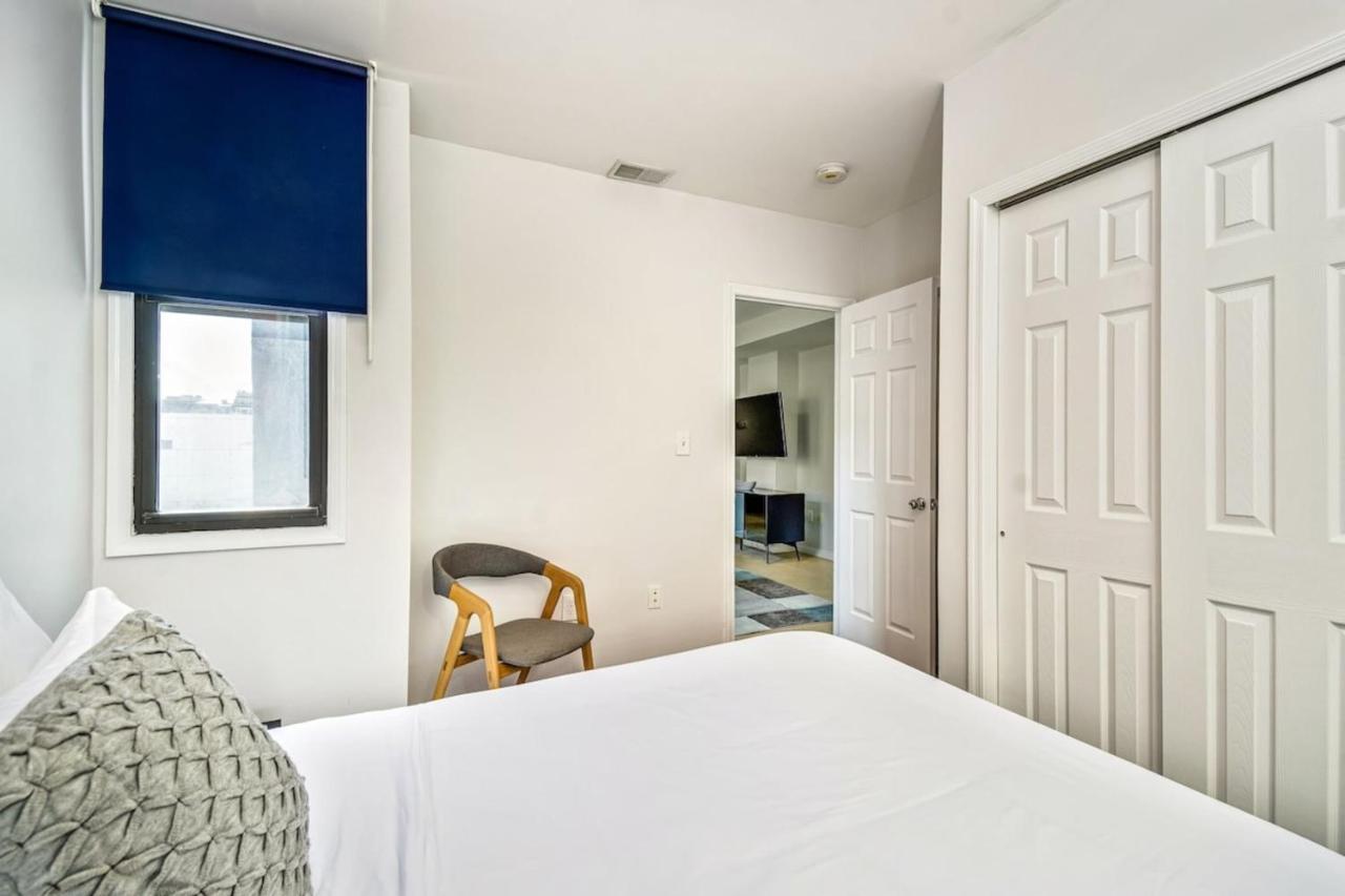 Stylish & Great Location Next To The Convention Center *