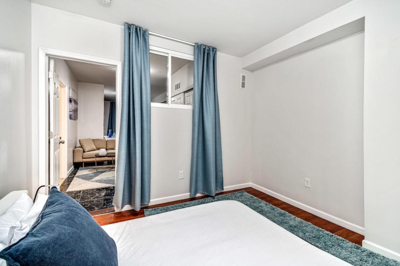 Cozy 1bd Steps Away From Convention Center *