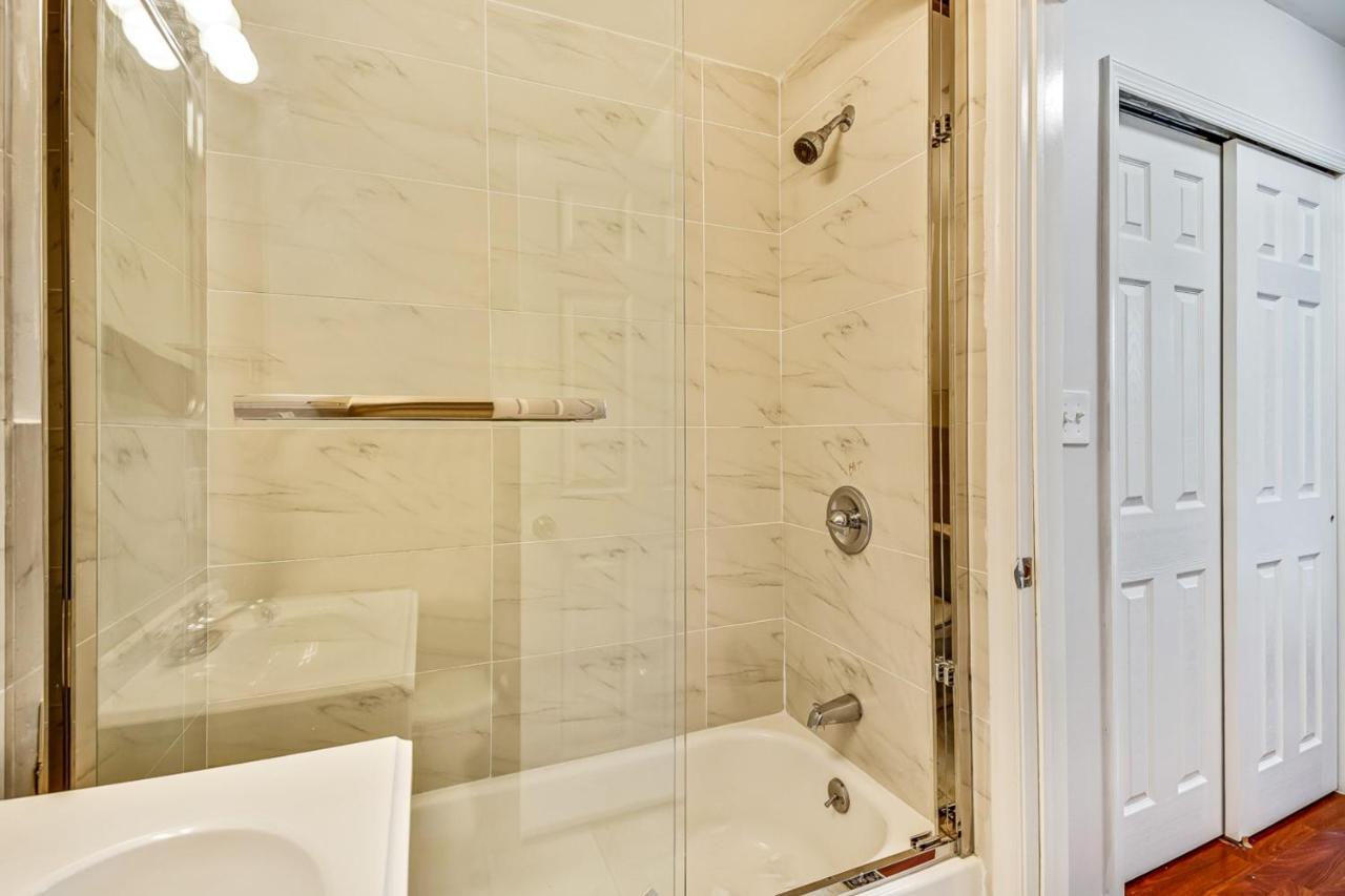 Gorgeous 2bd Next To The Convention Center And Reading Terminal Apartment Philadelphia