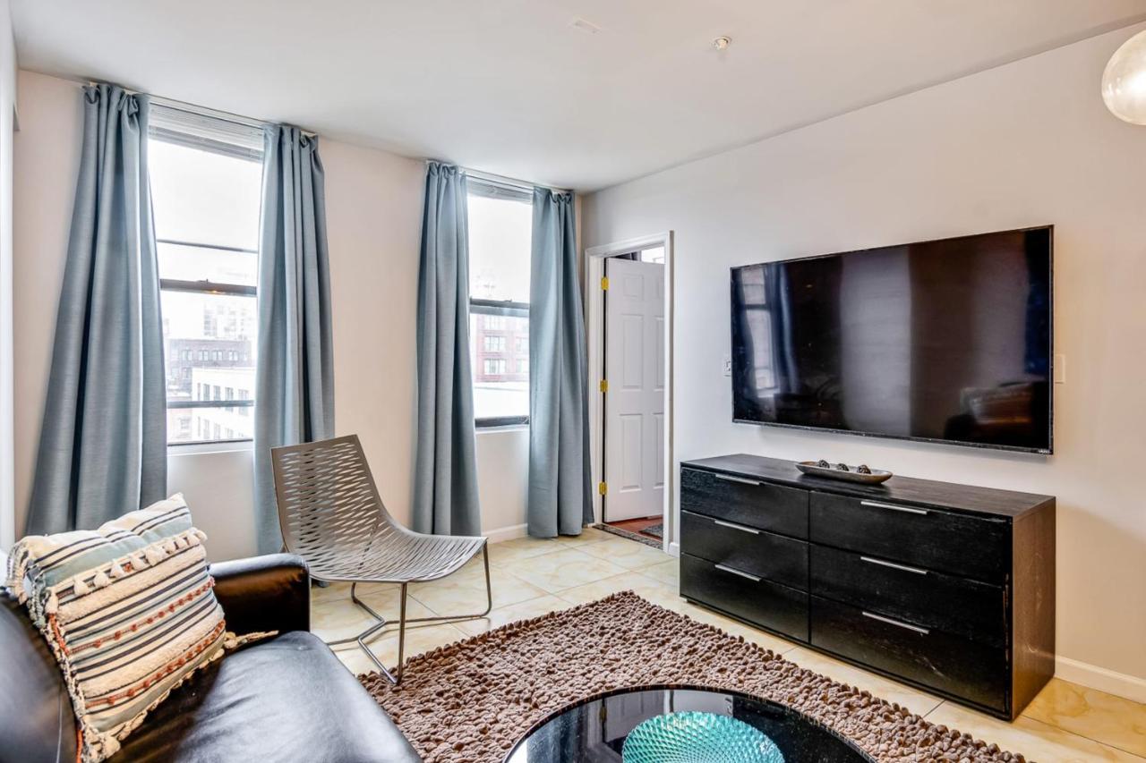 Gorgeous 2bd Next To The Convention Center And Reading Terminal * Philadelphia