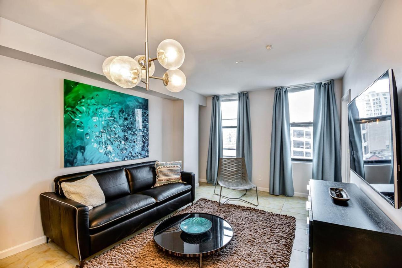 Gorgeous 2bd Next To The Convention Center And Reading Terminal * Philadelphia
