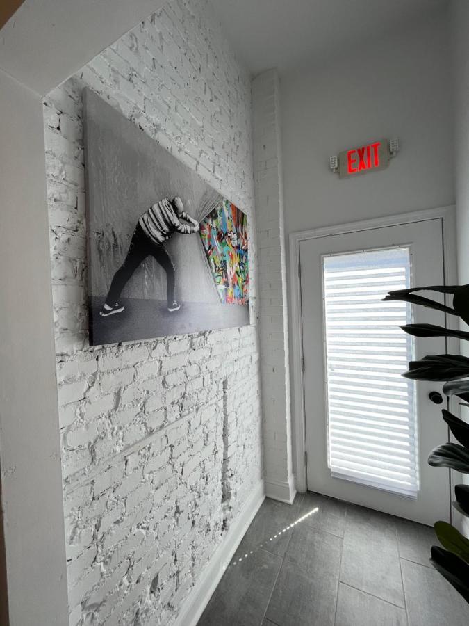 Elegant 1 Bedroom Unit In