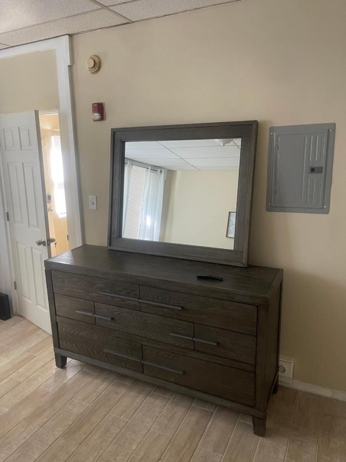 Apartment 1Br Lovely Space Rental Unit Free Parking Apt 1B