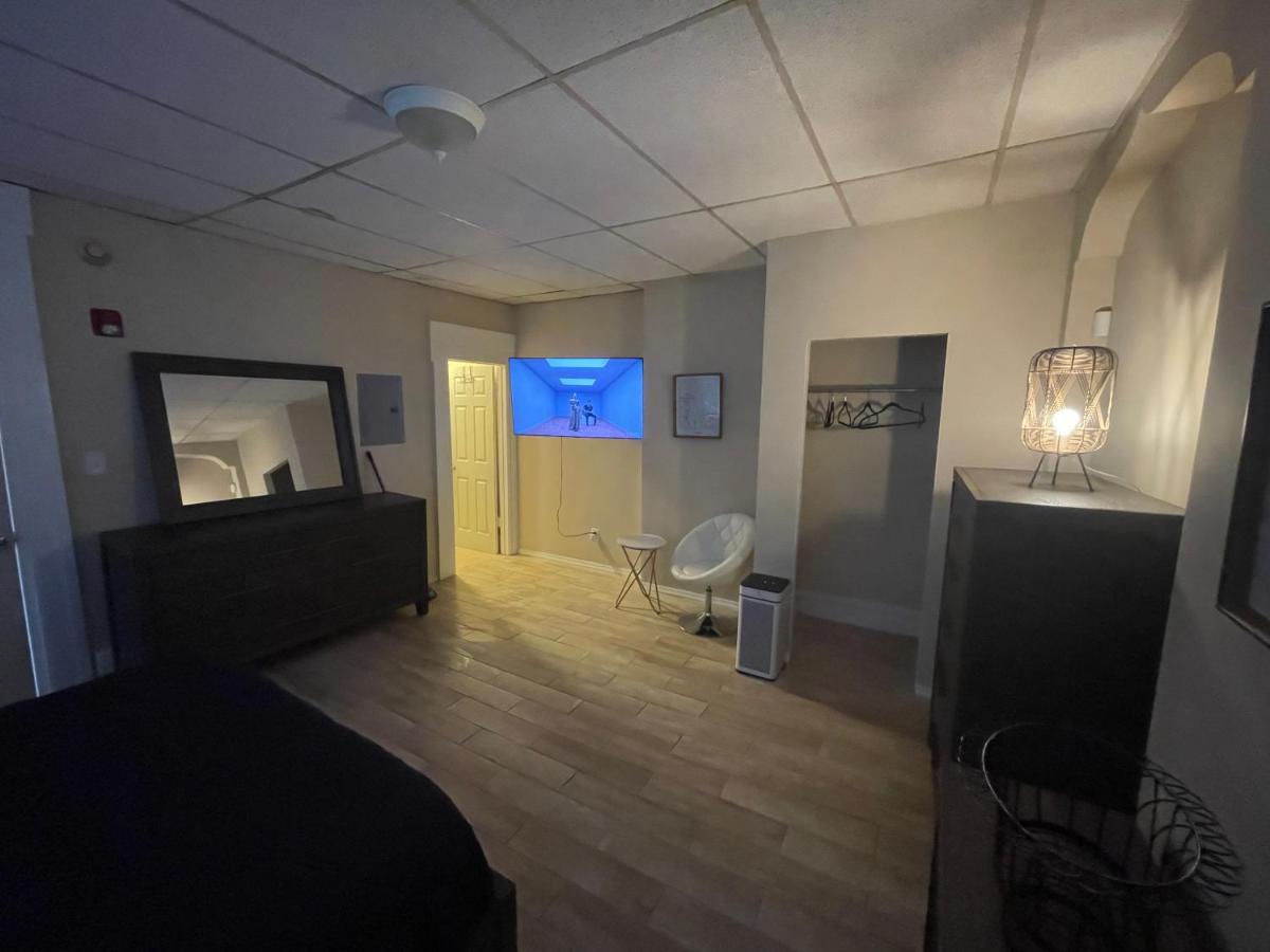 1Br Lovely Space Rental Unit Free Parking Apt 1B Apartment