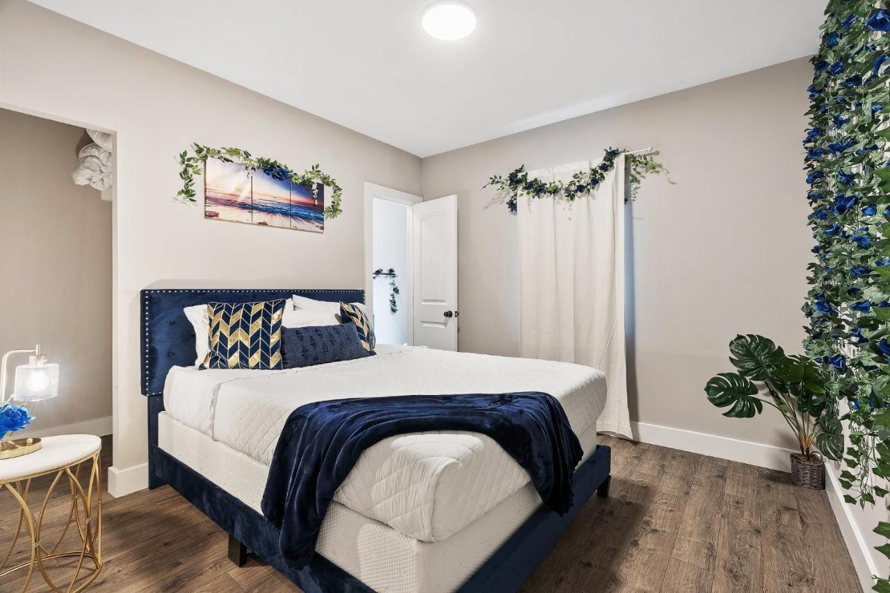 The Flower House- 2 Bdr W King Bed & 2 Private Bath Apartment