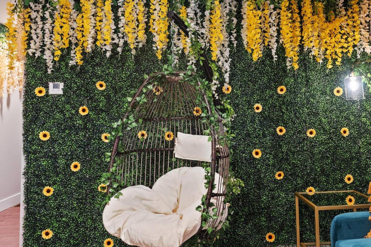 The Flower House- 2 Bdr W King Bed & 2 Private Bath Apartment