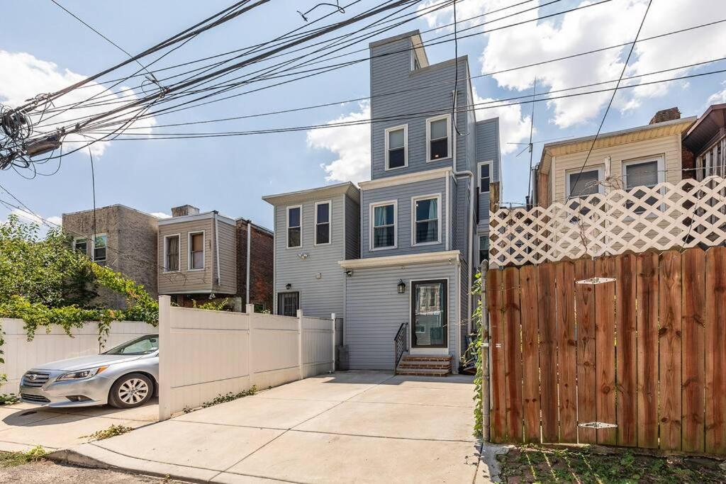 Apartment Trendy Fairmount Gem-5 Star Location, Roof Deck, Parking, Gr8 For Families *