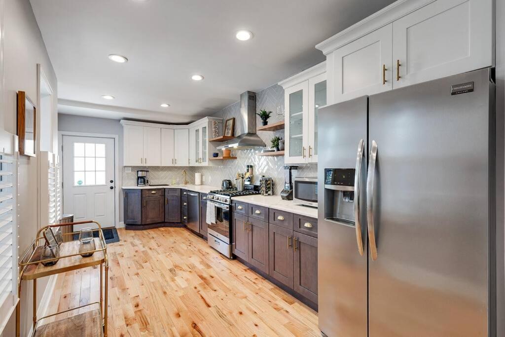 Trendy Fairmount Gem-5 Star Location, Roof Deck, Parking, Gr8 For Families * Philadelphia