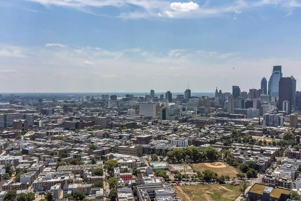 Trendy Fairmount Gem-5 Star Location, Roof Deck, Parking, Gr8 For Families Apartment Philadelphia