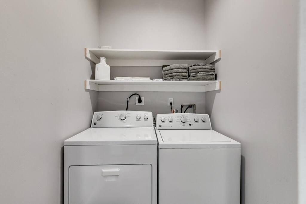 Apartment Trendy Fairmount Gem-5 Star Location, Roof Deck, Parking, Gr8 For Families
