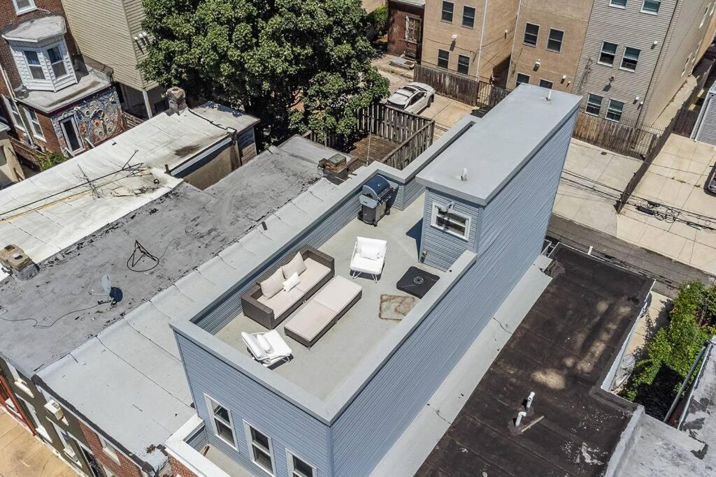 Trendy Fairmount Gem-5 Star Location, Roof Deck, Parking, Gr8 For Families Apartment Philadelphia