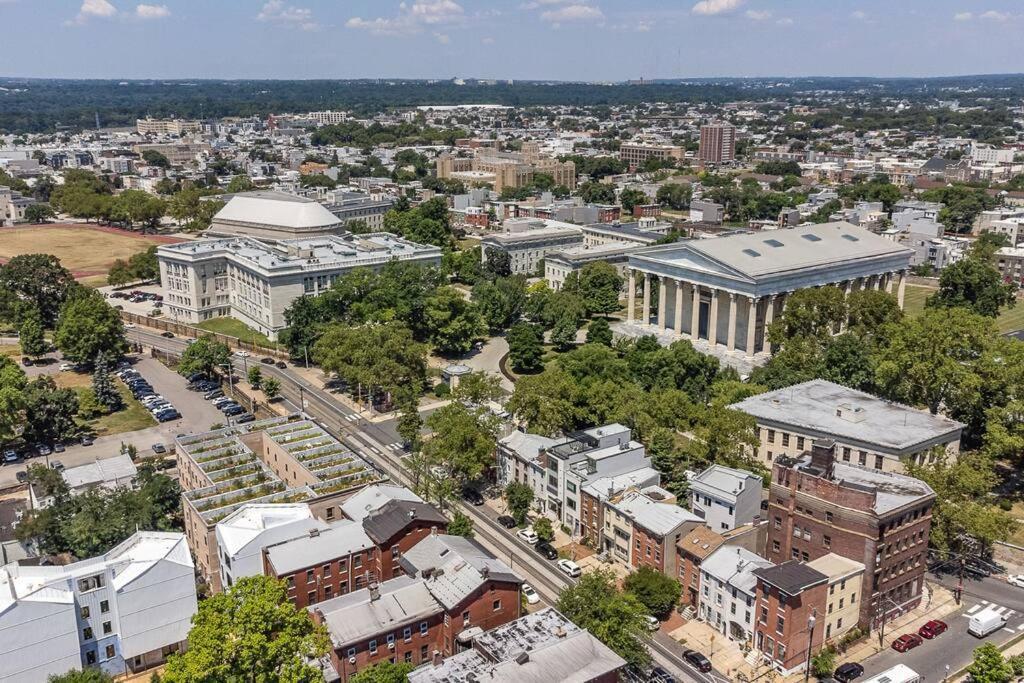 Trendy Fairmount Gem-5 Star Location, Roof Deck, Parking, Gr8 For Families