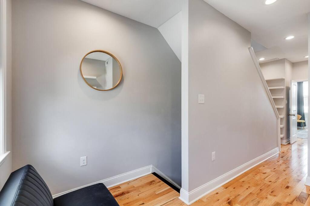 Trendy Fairmount Gem-5 Star Location, Roof Deck, Parking, Gr8 For Families Apartment Philadelphia
