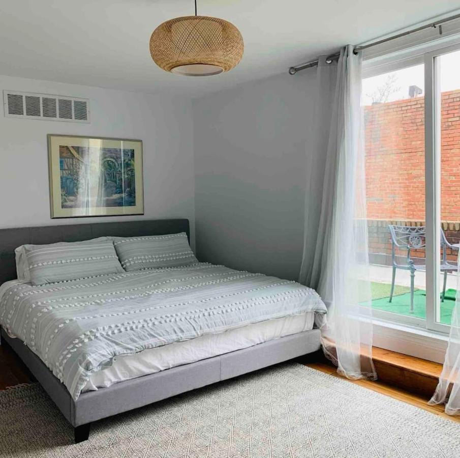 Apartment A Regal Retreat- Exclusive Parking, Prime Location *