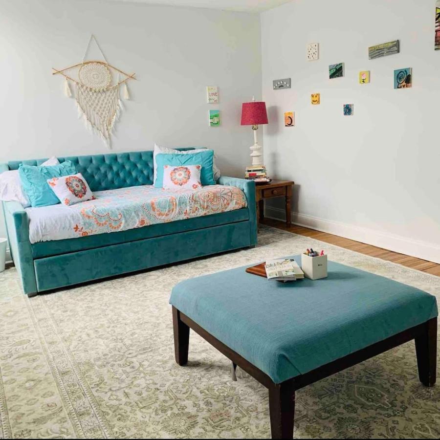 A Regal Retreat- Exclusive Parking, Prime Location Philadelphia