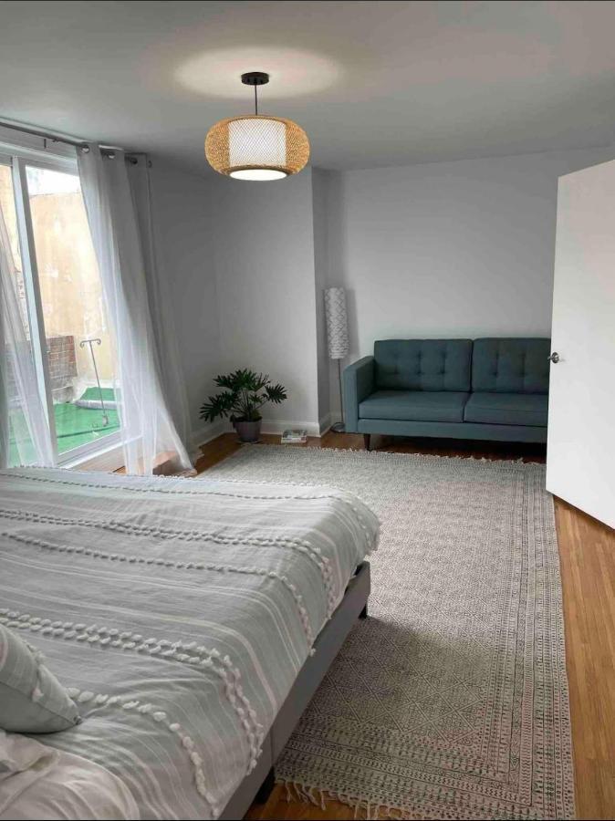 Apartment A Regal Retreat- Exclusive Parking, Prime Location
