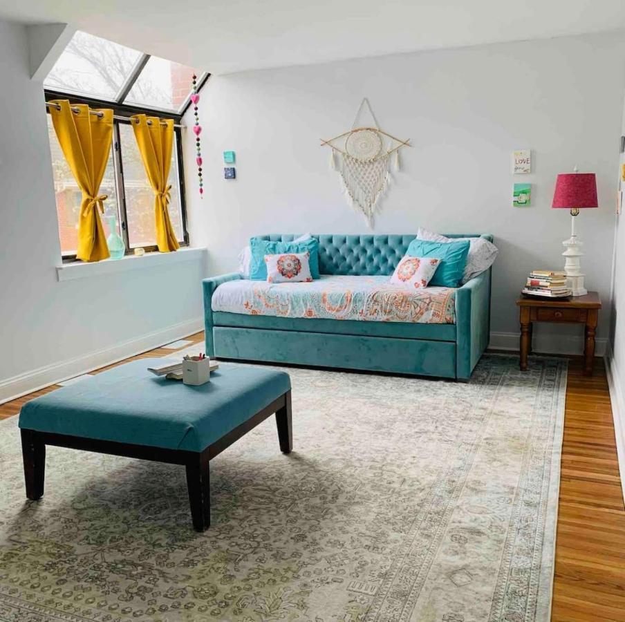A Regal Retreat- Exclusive Parking, Prime Location Apartment Philadelphia