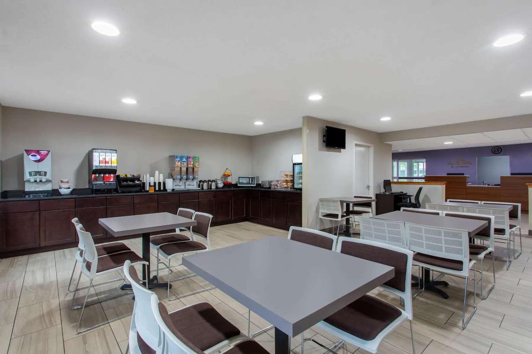 Hotel Microtel & By Wyndham Airport 2*