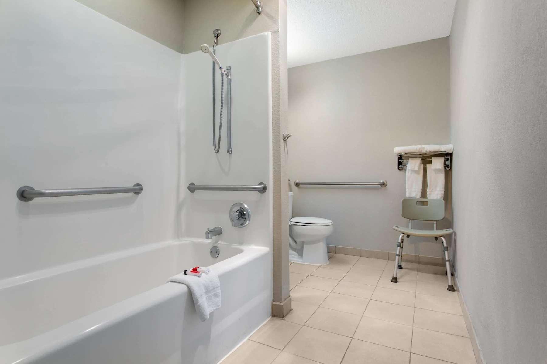 Hotel Microtel & By Wyndham Airport 2*